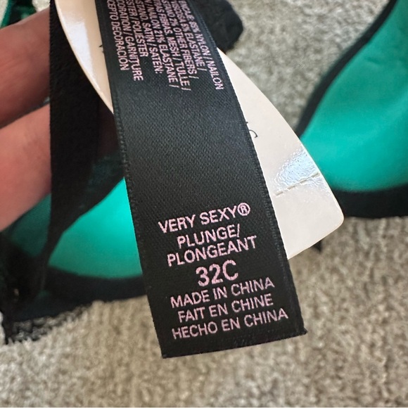 Victoria's Secret Green and Black Very Sexy Plunge Bra 32C - Picture 4 of 7